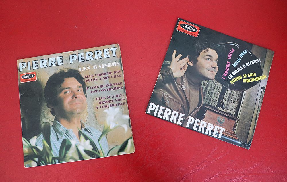 Succulent Pierre Perret, en 2 vinyles 45 tours d'&eacute;poque CD et vinyles
