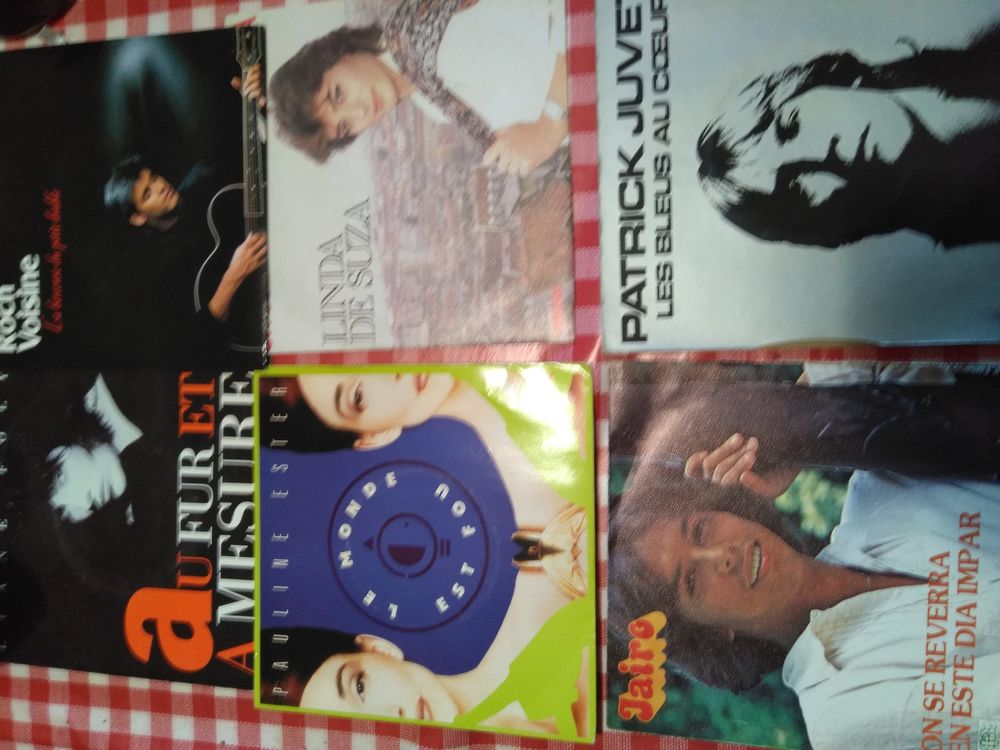 nombreux vinyls 45 tours Audio et hifi