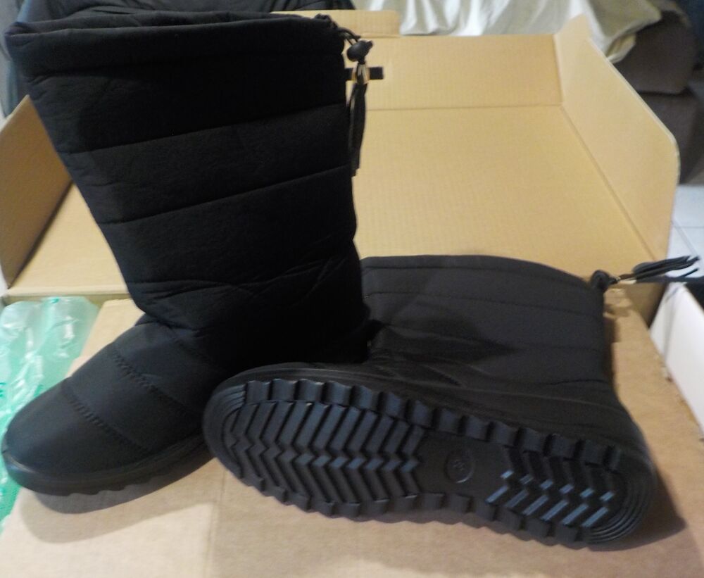 BOTTES NYLON ET POLAIRE T39 NOIRES NEUVES Chaussures