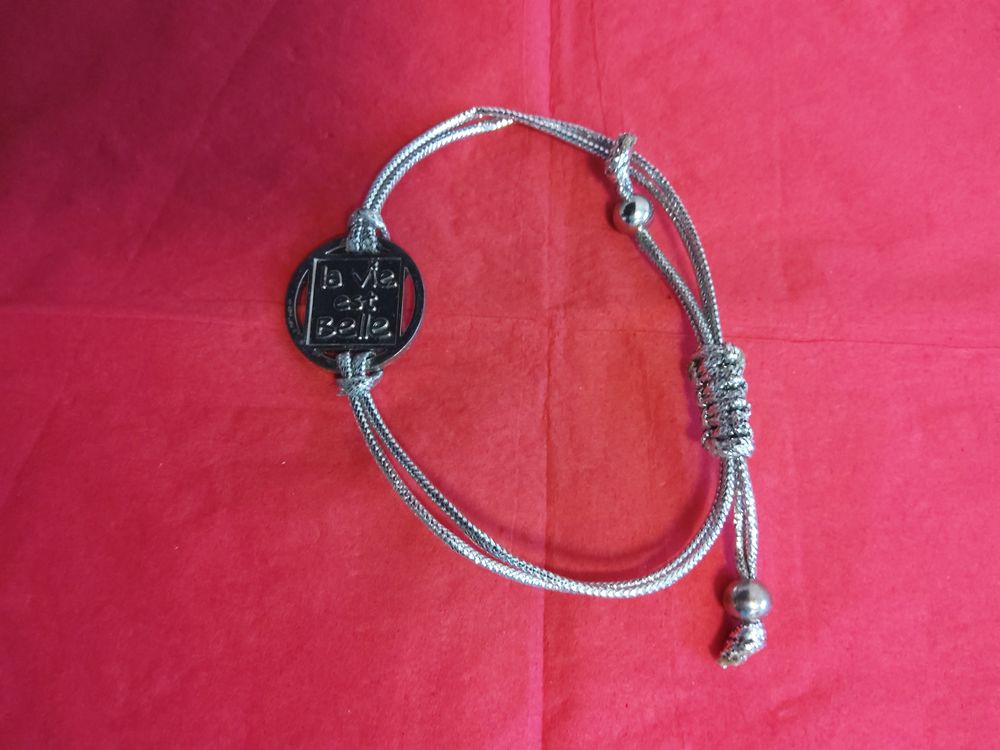 BRACELET "la vie est belle" Caroline LISFRANC Bijoux et montres