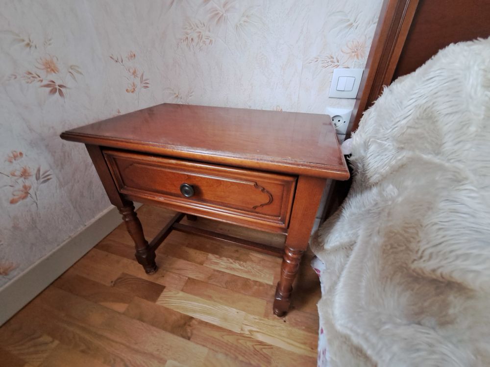 Chambre (2 adultes) en tr&egrave;s bon &eacute;tat (lit+armoire+2 chevets) Meubles