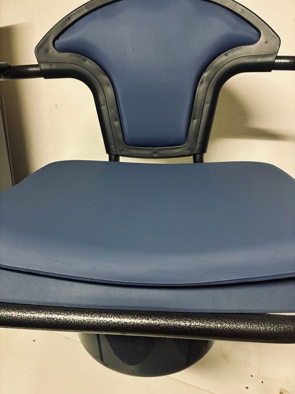 chaise, garde-robe Meubles