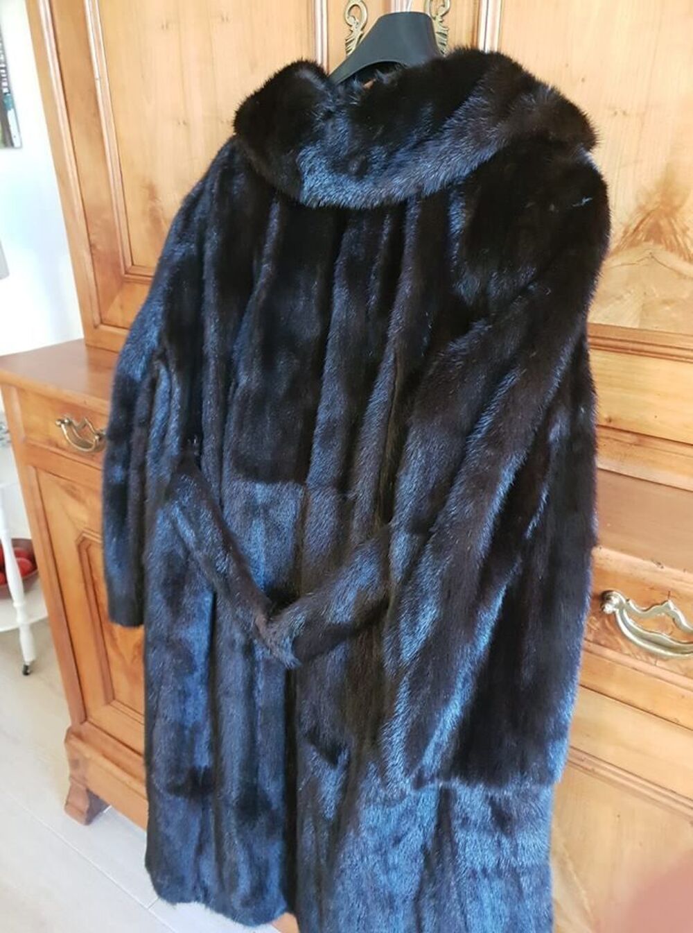 manteau vison ASTRAKAN.1000 EUROS Vtements