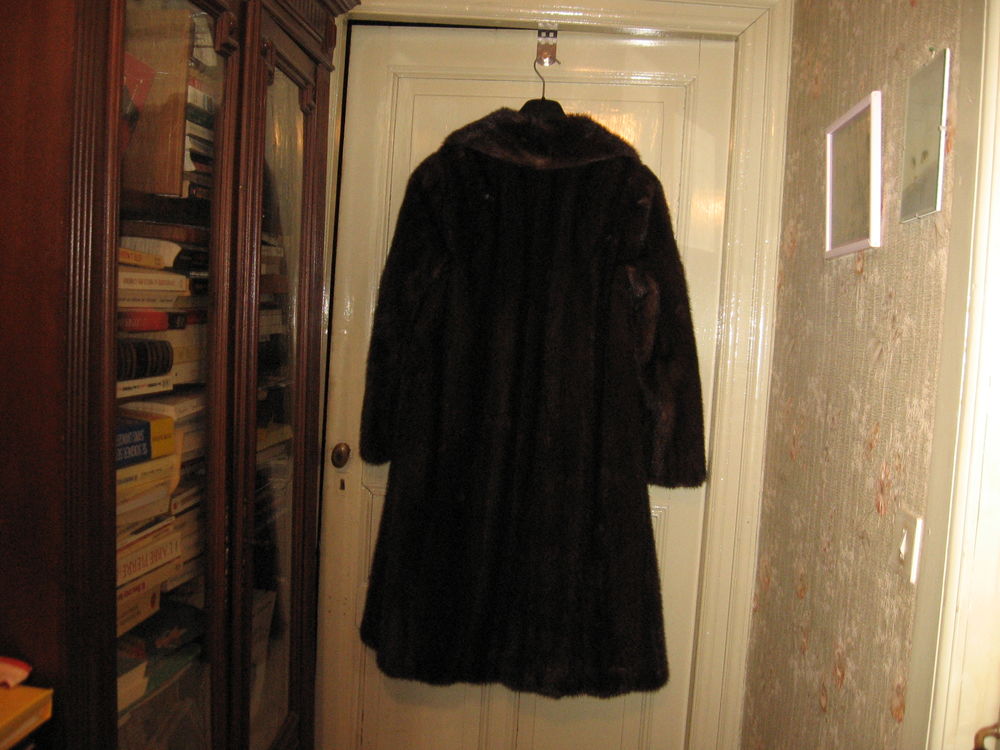 Manteau vison bon &eacute;tat taille 42:44 Vêtements
