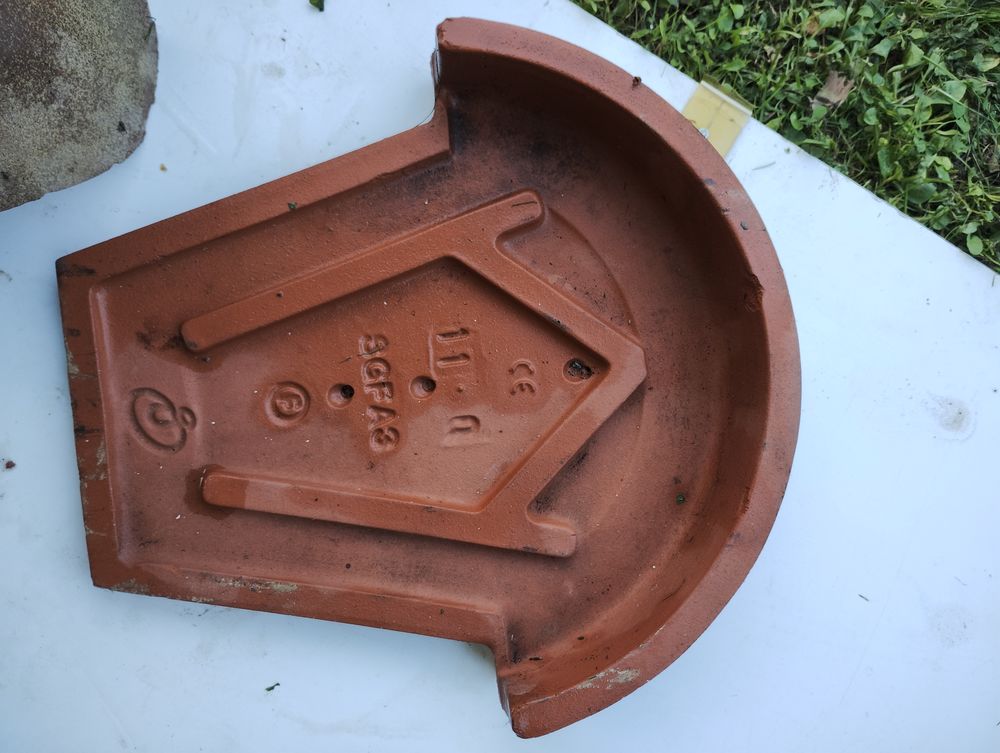 Tuiles Faiti&egrave;res Frontons Rives EDILIANS Bricolage