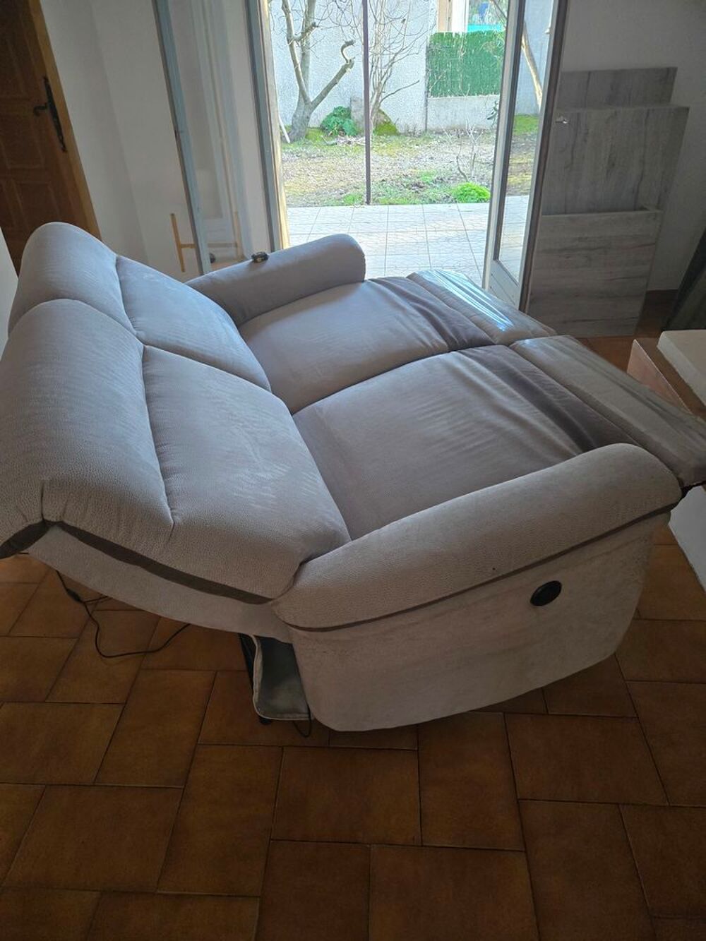 Grand Canap&eacute; confortable Meubles