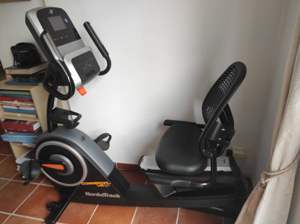 D'UN VELO D'APPARTEMENT ADULTE ETAT NEUF NORDICTRACK Vélos