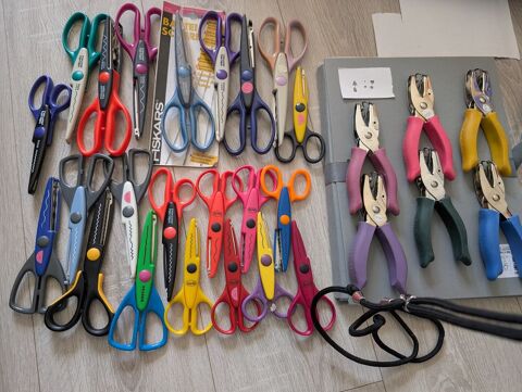 lot de ciseaux cranteurs et poin�ons 25 Oullins (69)