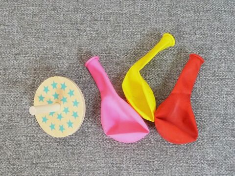 Toupie en Bois Beige à Motifs Bleu et Orange avec 3 ballons 2 Paris 15 (75)