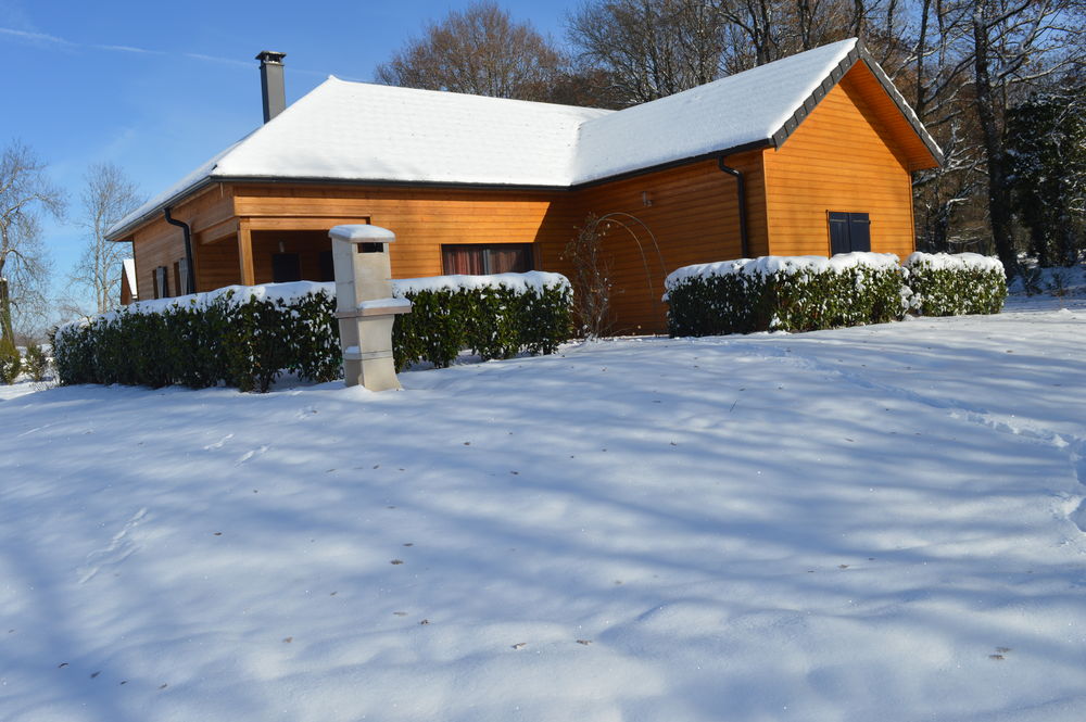   Grand chalet bois tout confort avec spa Vacances  / Offres de location 