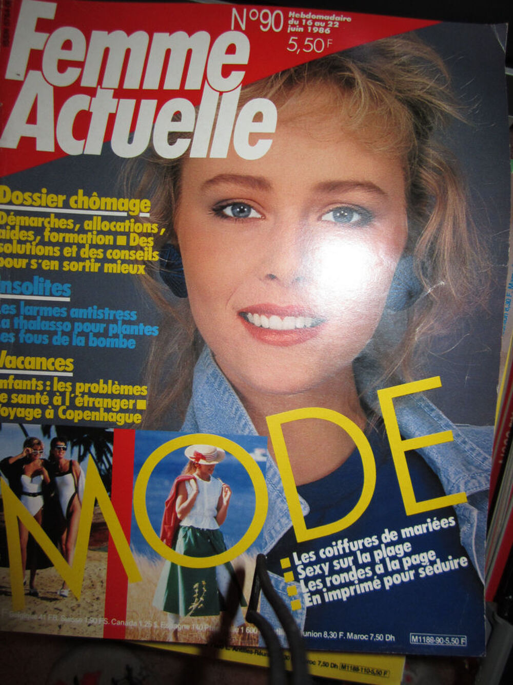 collection magazine FEMME ACTUELLE dont 1er n&deg; 1977 