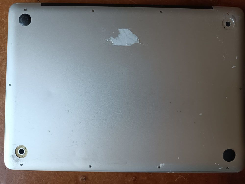 MacBook Pro 2010 &agrave; 65€ pour pi&egrave;ces (hors d'usage) Matériel informatique