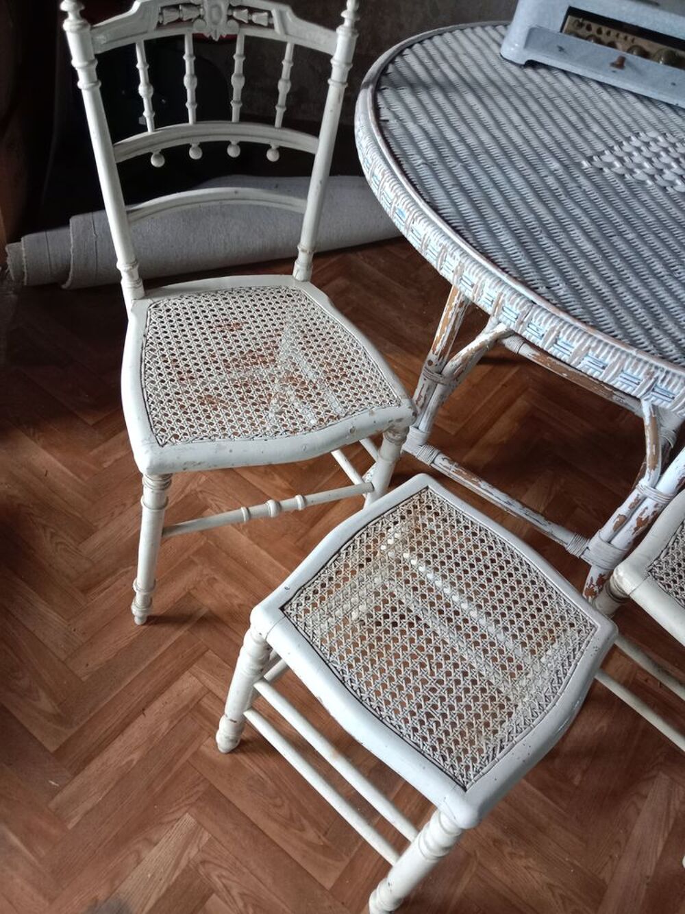 Table et chaises en rotin Meubles