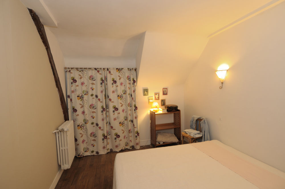 Vente Maison Maison de village en pierre de 5 pièces (109m2) à rénover. Yzeures-sur-creuse