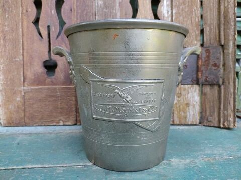Ancien Seau à Champagne G. H. Martel & Co Épernay  150 Loches (37)