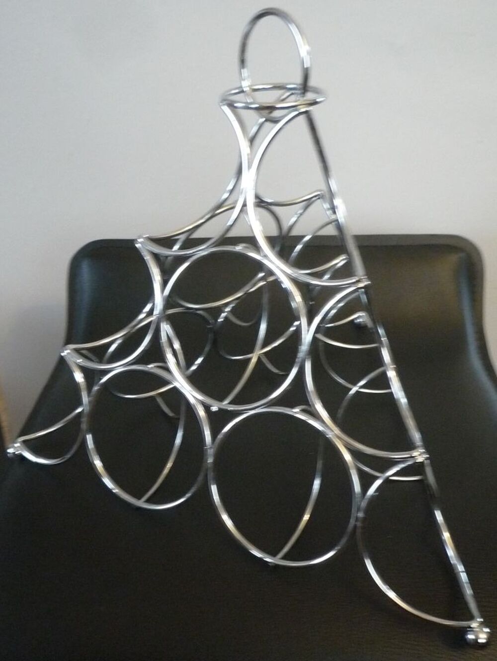 Pyramide Porte Fruits en fil m&eacute;tal chrome Décoration