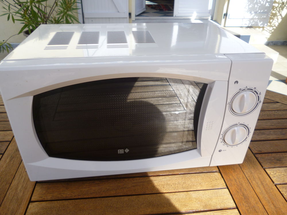 FOUR MICRO ONDES Electroménager