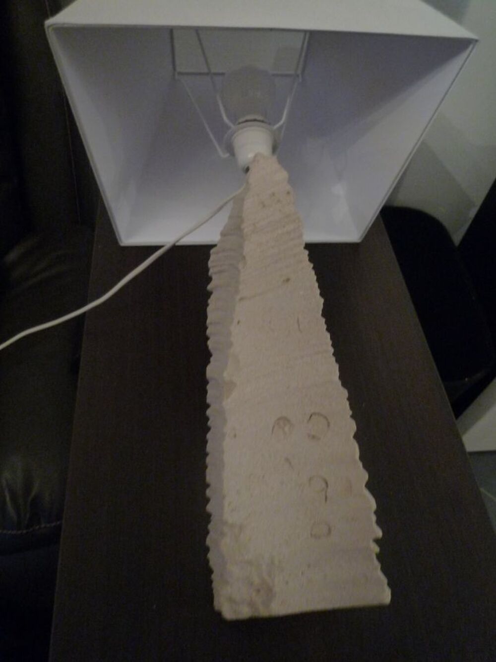 Lampe &agrave; poser pied en pierre Décoration