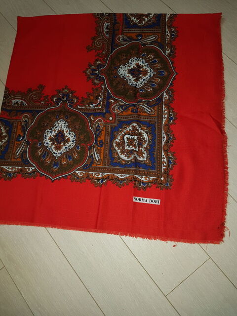 Carr�s et �charpes  5 �ragny (95)