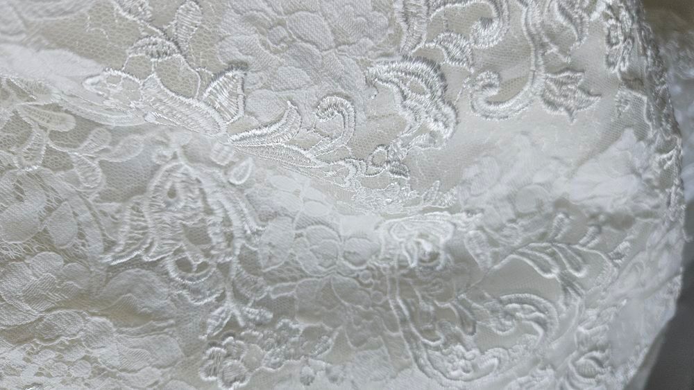 Robe Pronovias dentelle Vêtements