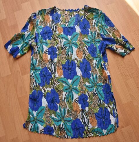 HAUT FLEURI Tee shirt. Taille 40. Etat NEUF. 9 Gujan-Mestras (33)
