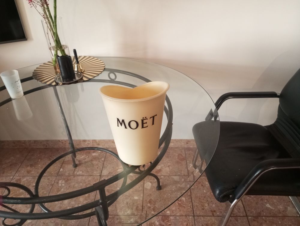 Sceau &agrave; champagne Moet et Chandon Cuisine