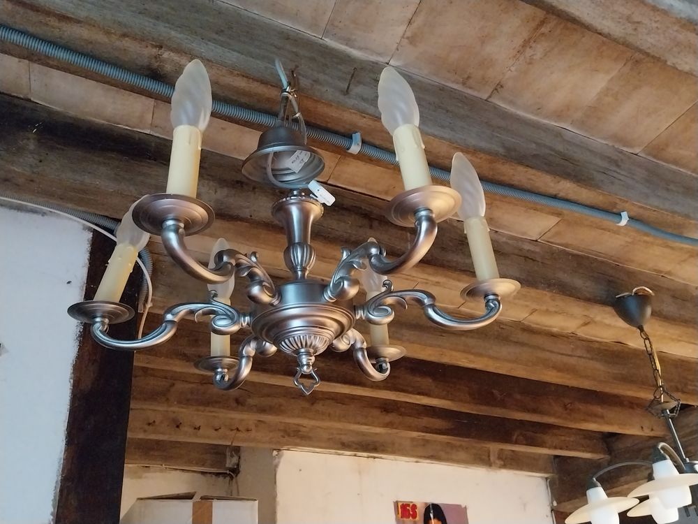 lustre en &eacute;tain Décoration