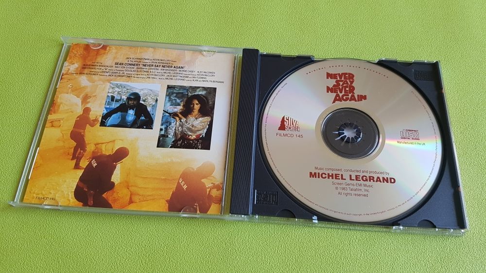 SEAN CONNERY * BARBARA CARRERA CD et vinyles