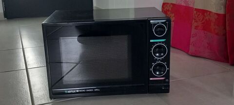 Four micro-ondes - grill 20 Saint-S�bastien-sur-Loire (44)