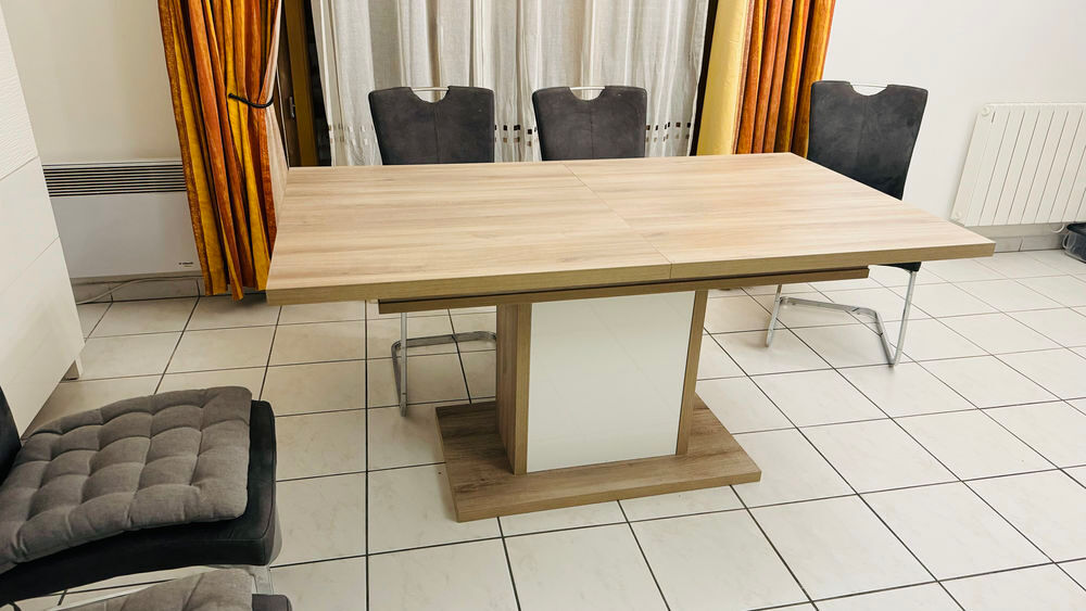 Table &agrave; manger bois et laqu&eacute; blanc + 6 chaises Meubles
