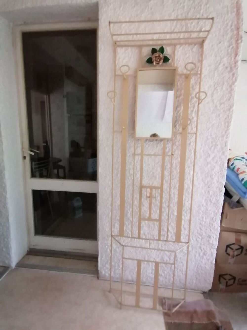Faire offre
Vestiaire vintage fer forg&eacute; beige 
Meubles