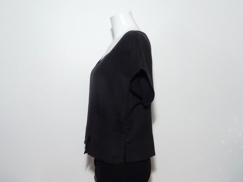 Top/ Blouse Noir &agrave; Manches Courtes et Petites Fentes- Marrak Vêtements