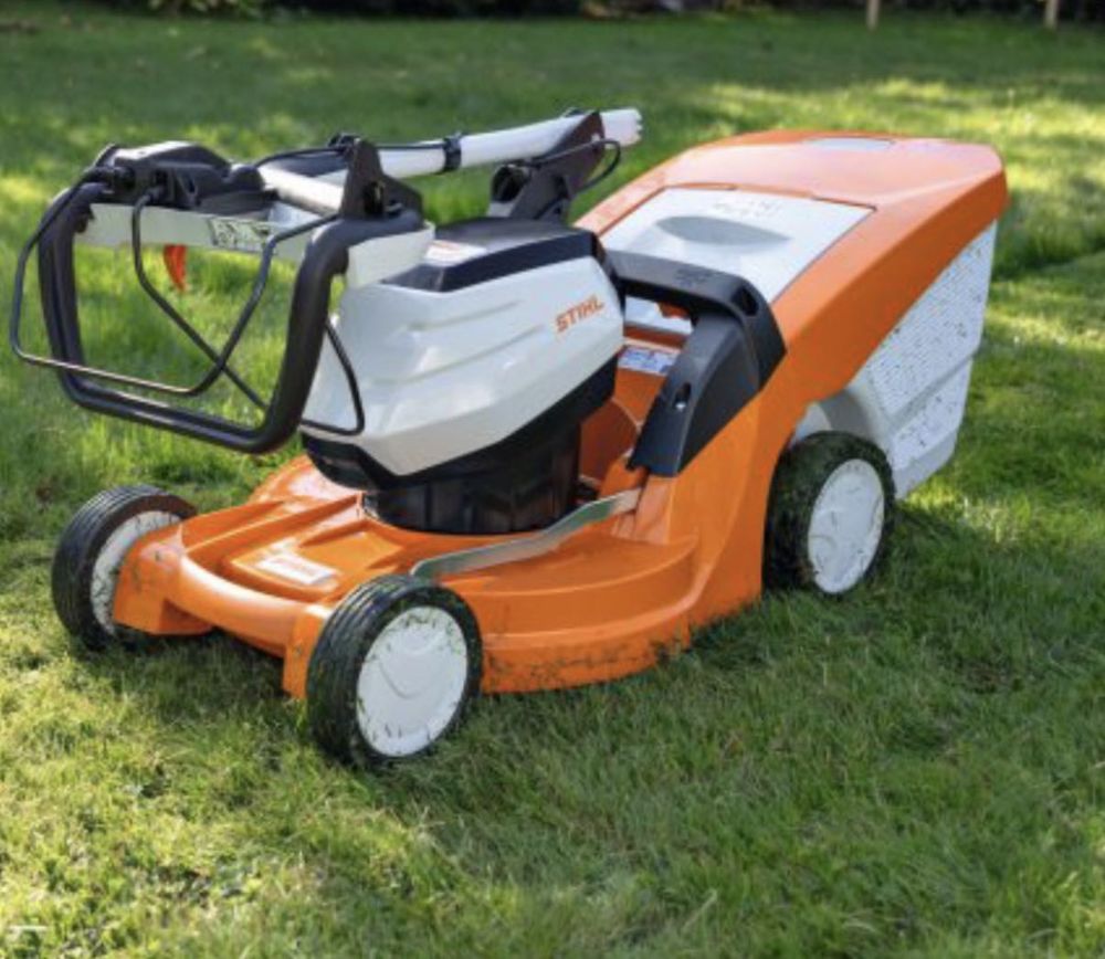 tondeuse &agrave; batterie sans fil STHIL RMA 448.2 VC Jardin