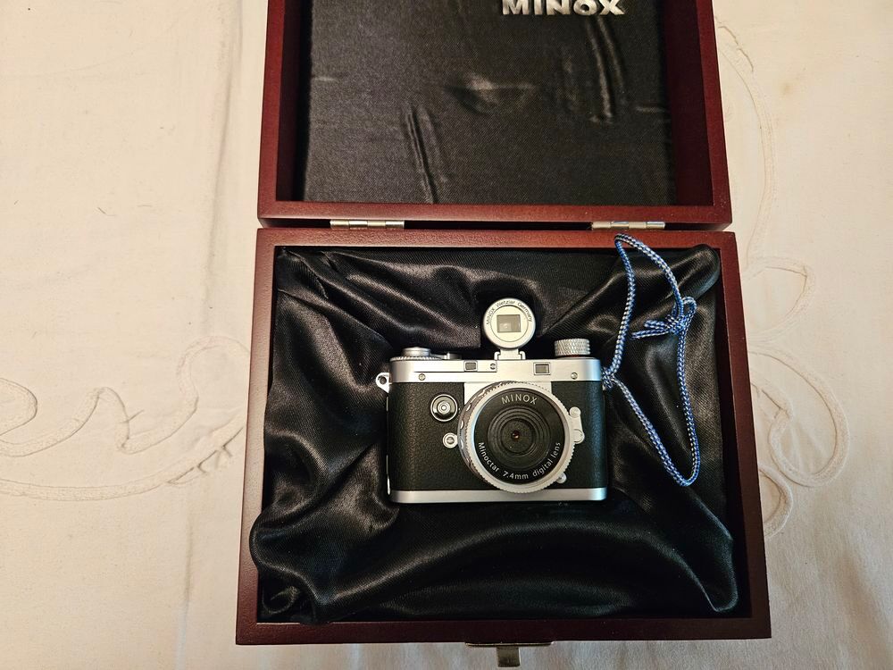 Appareil photo num&eacute;rique de marque Minox Photos/Video/TV