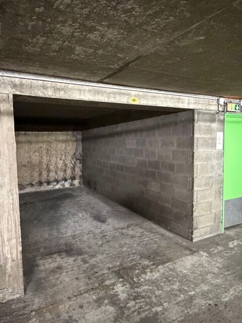  Parking / Garage  louer 8 m