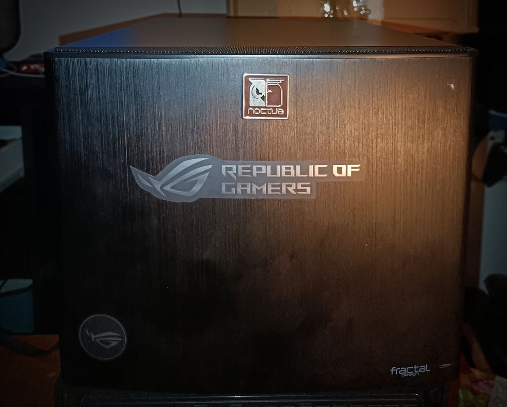 Ordinateur (Ex Serveur) [ AMD Ryzen 5 Radeon RX Vega.ROG.32 Matériel informatique