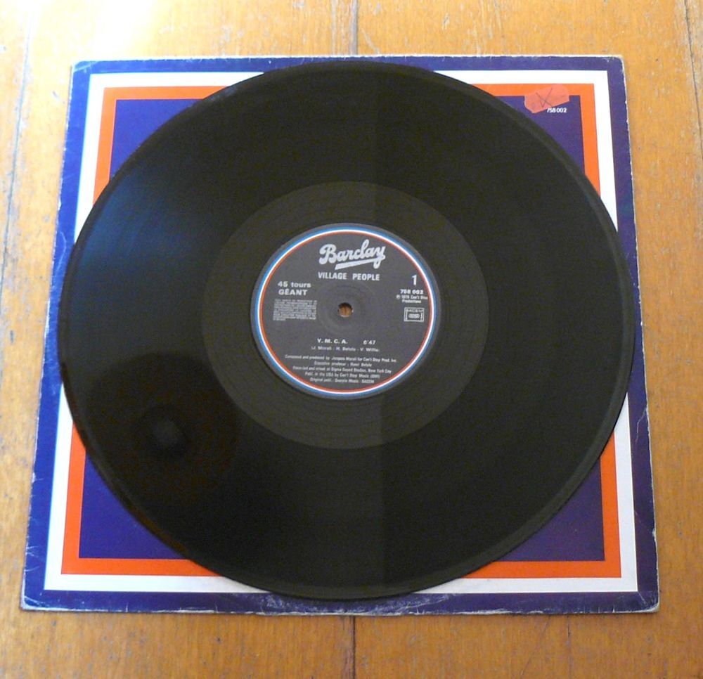 45t Maxi Village People : Y.M.C.A. - Barclay 758 002 CD et vinyles