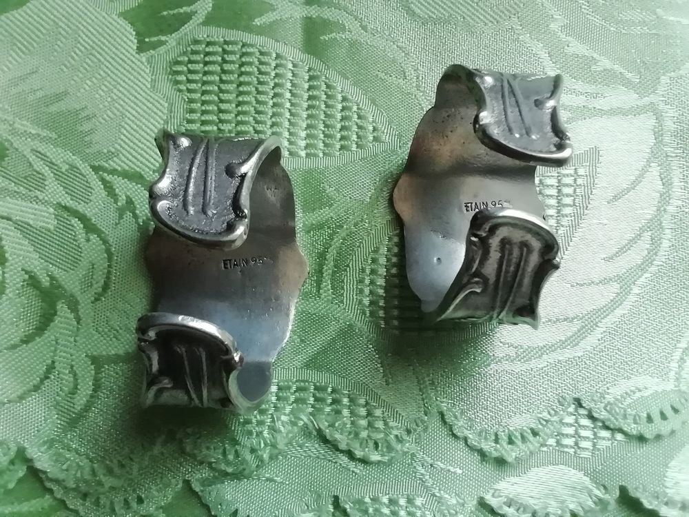 2 pr&eacute;sentoirs serviettes de table neufs, &eacute;tain 95 % Cuisine