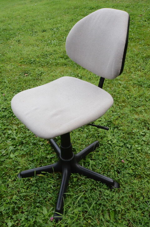 Chaise bureau 35 Gretz-Armainvilliers (77)