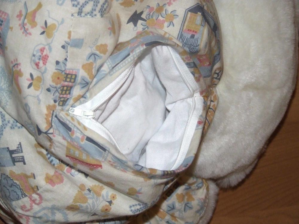 Peluche range pyjama, Cr&eacute;ations le p'tit ours, Norme CE, TBE Jeux / jouets