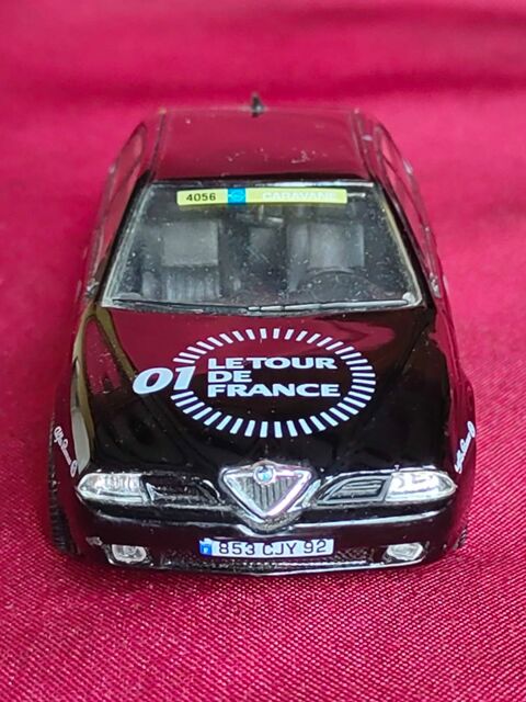 Voiture miniature Alfa Romeo 166 du tour de france Avermes (03)