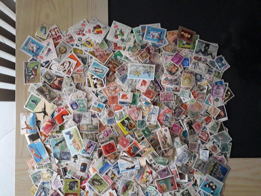gros lot de + de 2000 timbres du monde - 