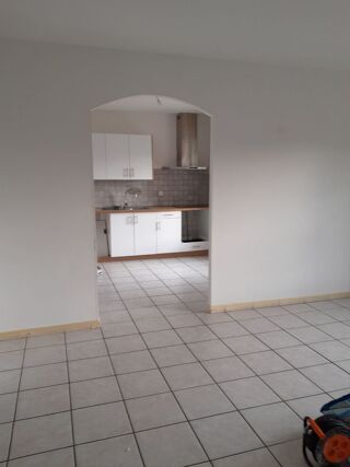  Appartement à louer 4 pièces 85 m²