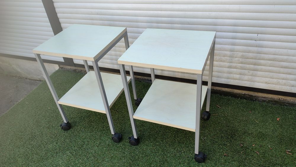 2 tables basses carr&eacute;es 2 plateaux sur roulette TBE Meubles