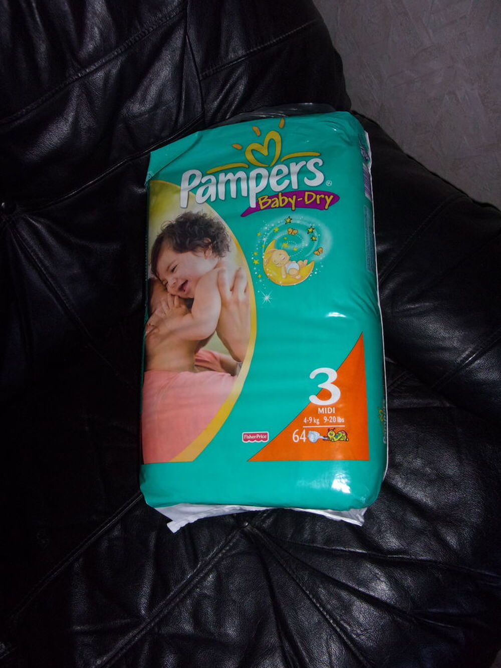 Paquet 64 couches PAMPERS taille 3 NEUF Pu�riculture
