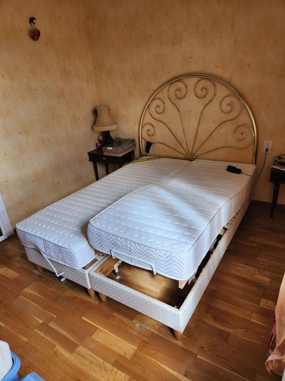 2 lits electriques avec matelas en bon etat Meubles