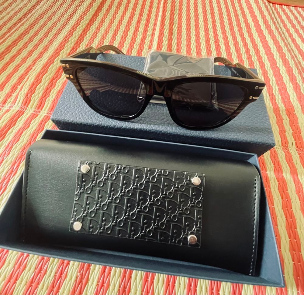 Lunette Dior neuf jamais port&eacute; Bijoux et montres