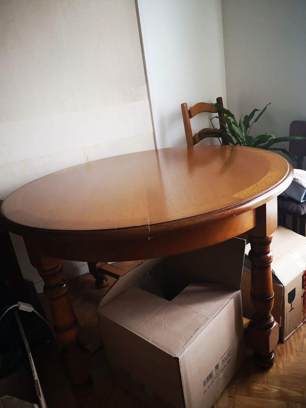 TABLE SALLE &agrave; MANGER MERISIER + 4 CHAISES Meubles