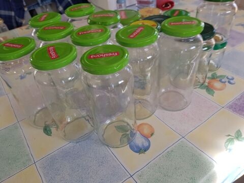 20  bocaux pour confitures ou autres, jee viens de rajouter des bocaux pour mm prix 8 Frontignan (34)