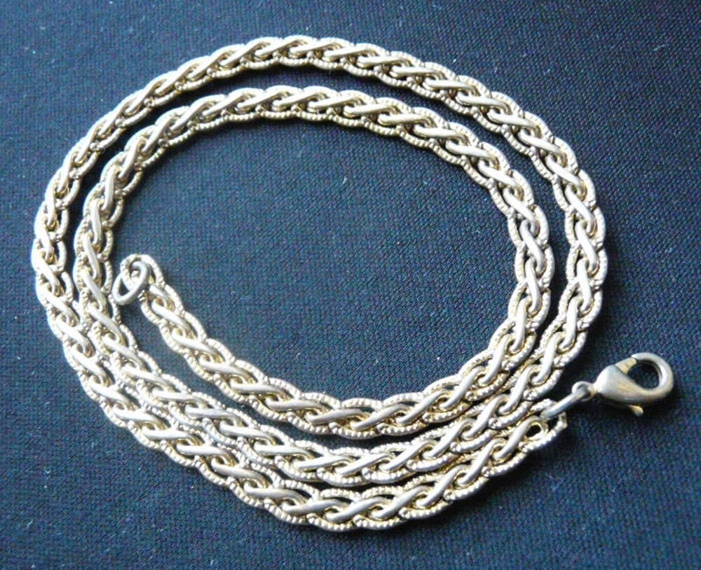 Collier Ras-de-Cou en M&eacute;tal Dor&eacute; &agrave; motifs travaill&eacute;s - 90's Bijoux et montres
